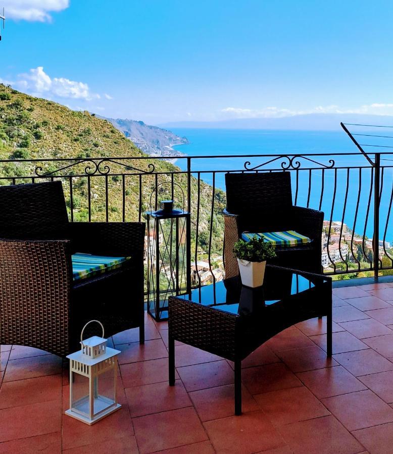 Tao Charming Apartment Taormina Buitenkant foto