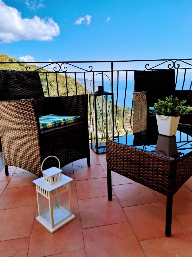 Tao Charming Apartment Taormina Buitenkant foto